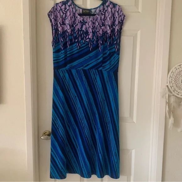 Final✨Bob Mackie Wearable Art Dress - Picture 2 of 11